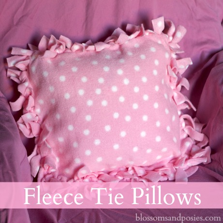 fleece_tie_pillow